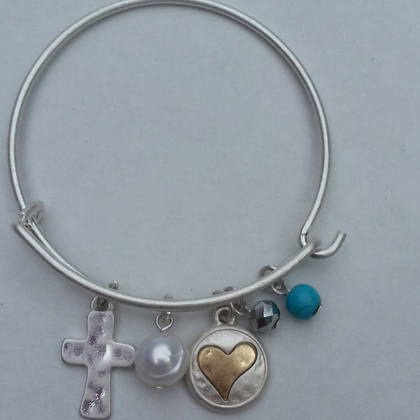 Heart Pearl Bangle